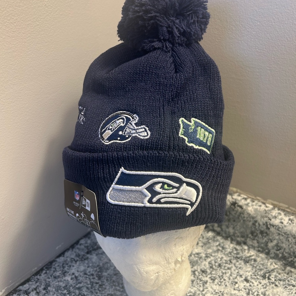 New Era Navy Seattle Seahawks Beanie ONE SIZE FITS MOST
